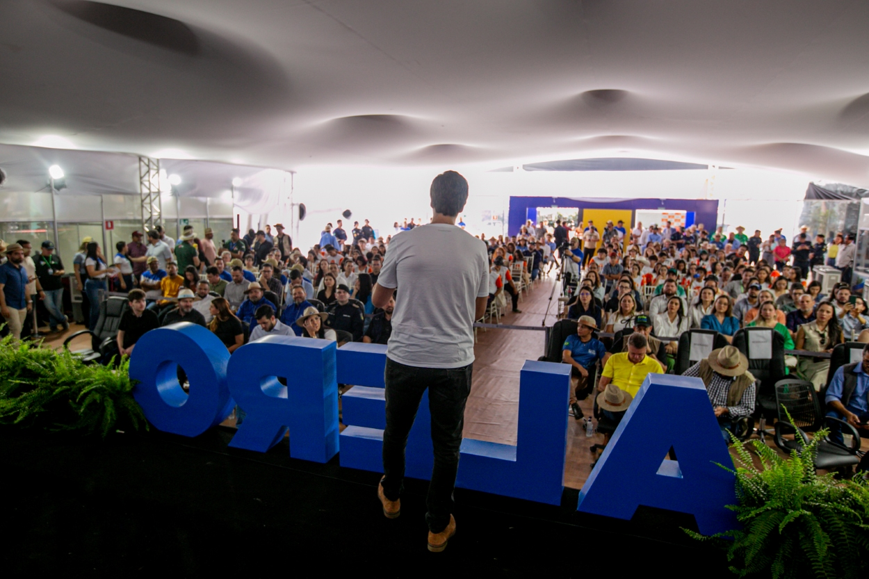 REFLEXO DA POLÍTICA NO AGRONEGÓCIO - Palestra de Caio Coppolla marca programação na Rondônia Rural Show